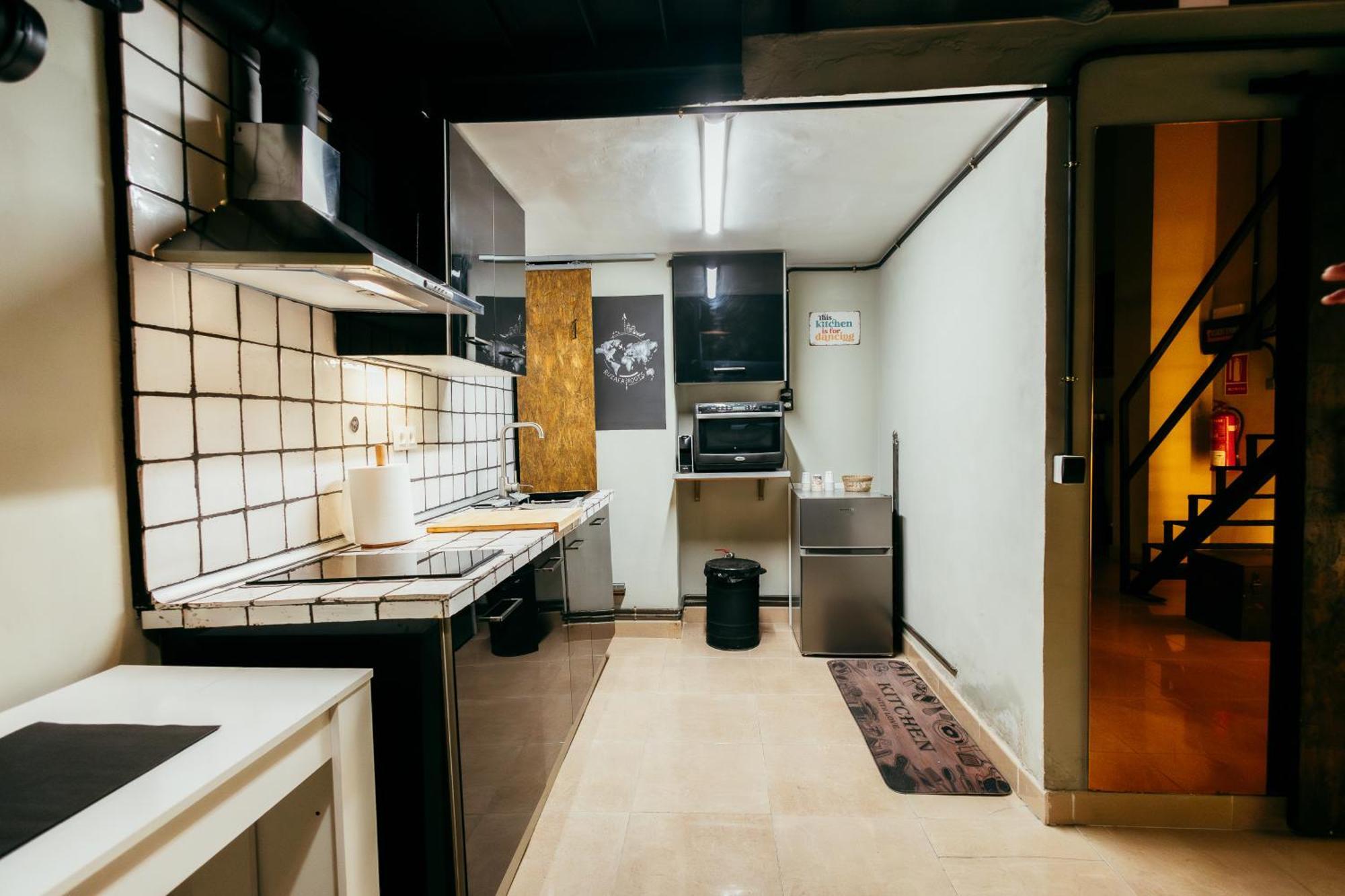 Apartment Ruzafa Roots, 12 Min To Centre, Smart Tv, Wine บาเลนเซีย ภายนอก รูปภาพ